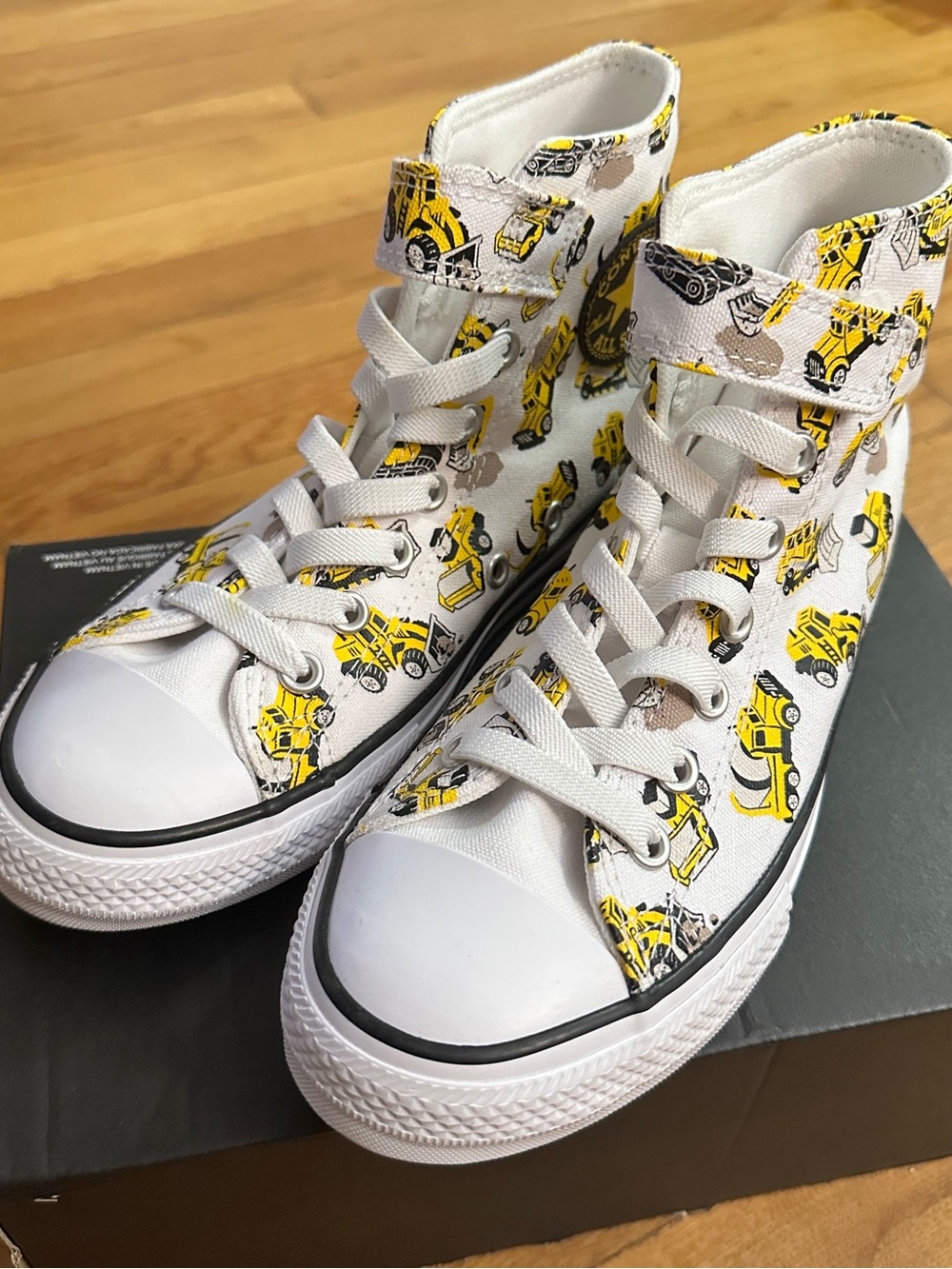 Converse Chuck Taylor All Star Bulldozer Truck Print Sneakers Size 3Y A10766F